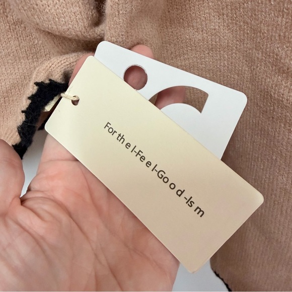 NWT Commense Contrast Wave Bow Sweater Cropped Tan and Black size medium - Picture 5 of 13